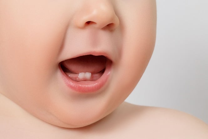 Read more about the article Baby Teething: Signs Of Teething And How To Care For Baby Teeth